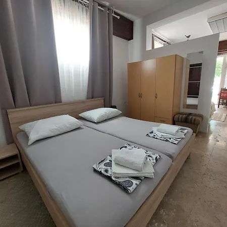 Loredana Apartment *